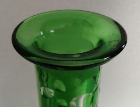 緑色のガラス瓶