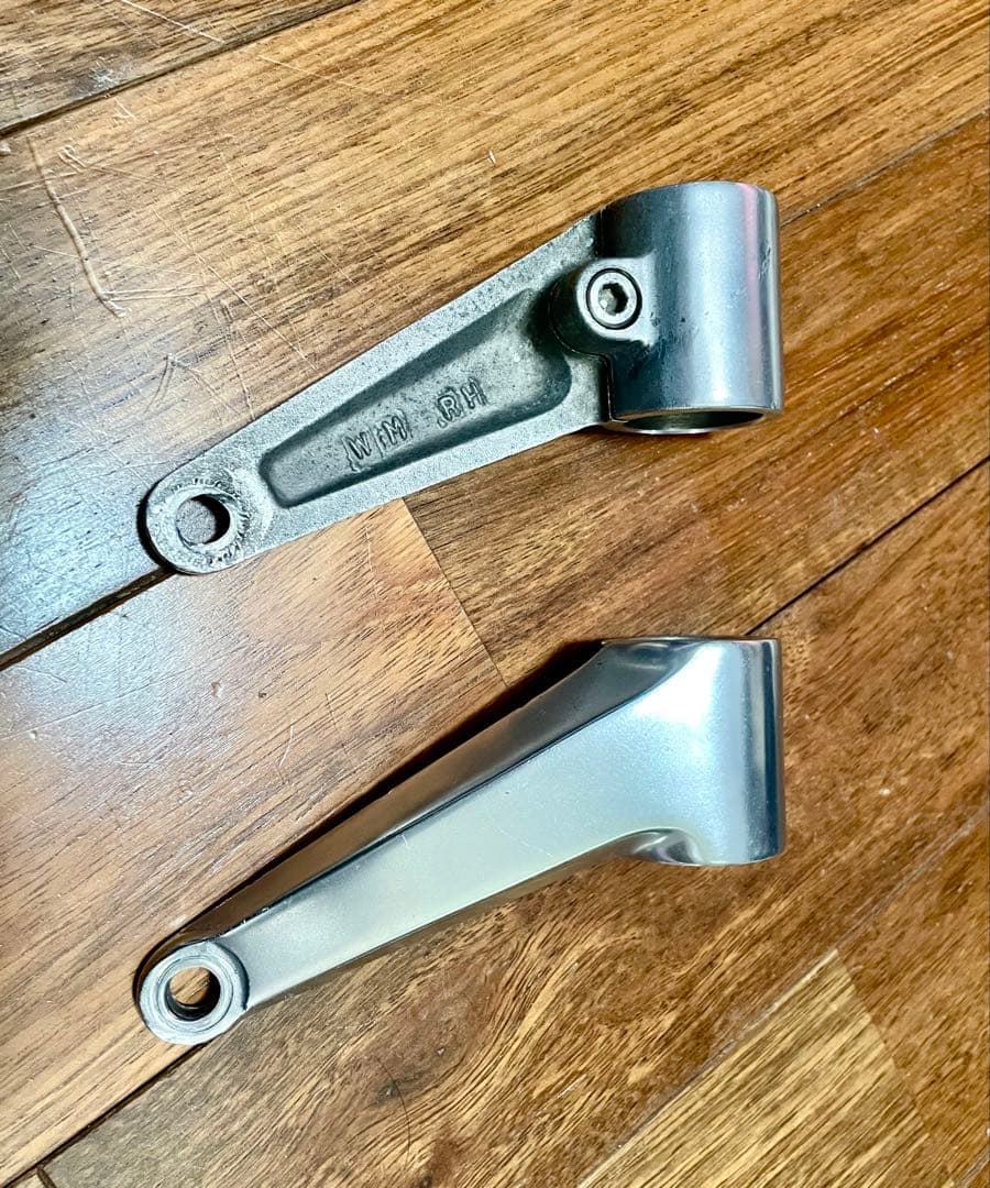 WMプロダクツ　ヘッドライトステー　アルミ製33パイ　左右セット