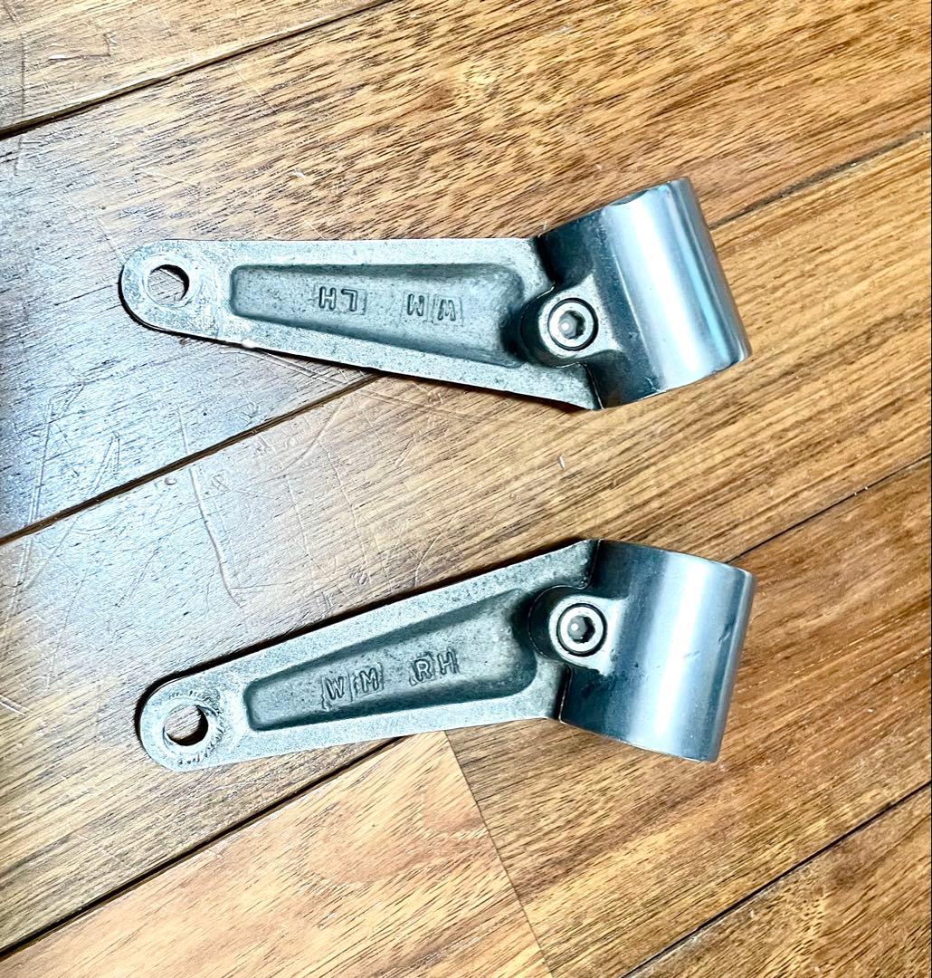 WMプロダクツ　ヘッドライトステー　アルミ製33パイ　左右セット