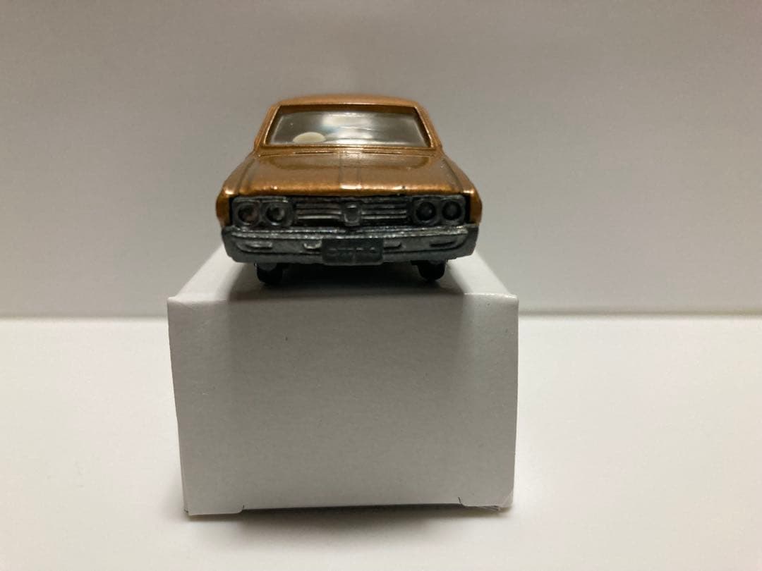 トミカ　No.33 香港製　ニッサン　セドリック