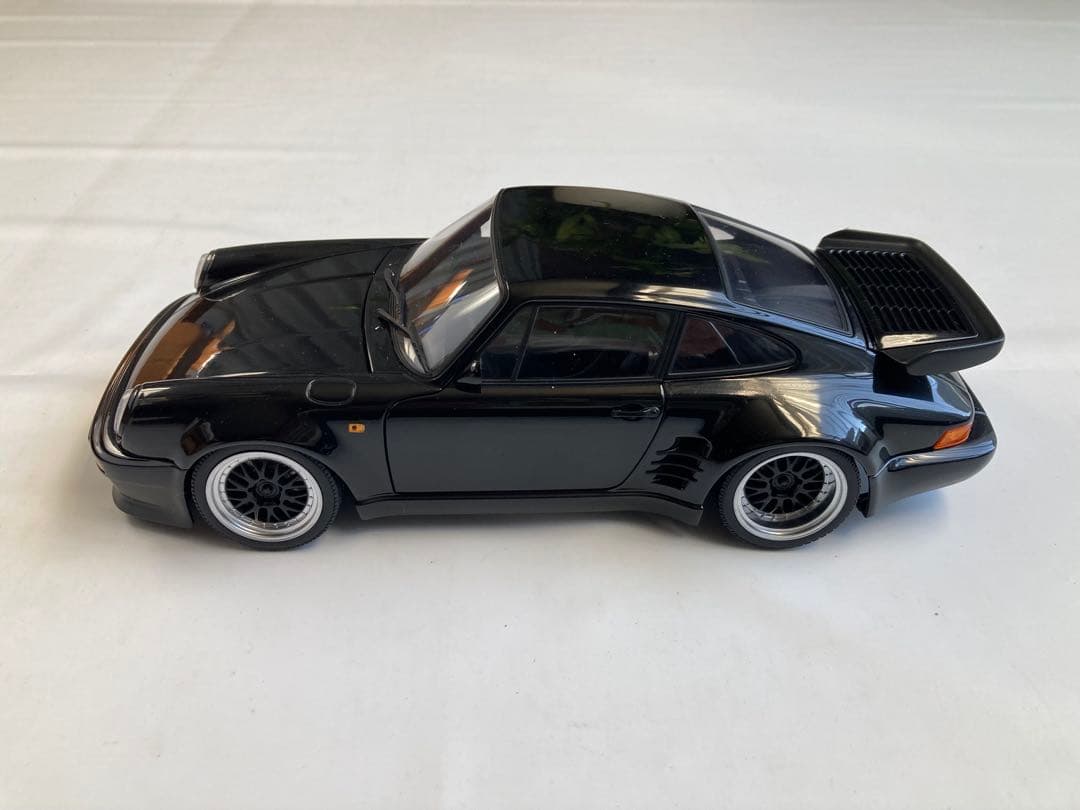 AUTOart 1/18 ポルシェ 911 （930）ターボ 湾岸ミッドナイト