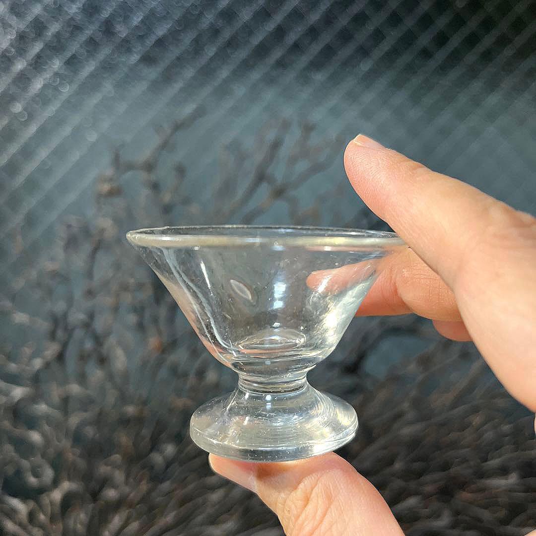 骨董　時代ガラス　手吹き　びいどろ　ゆらゆら　飴色ガラス　盃　酒器　ウランガラス