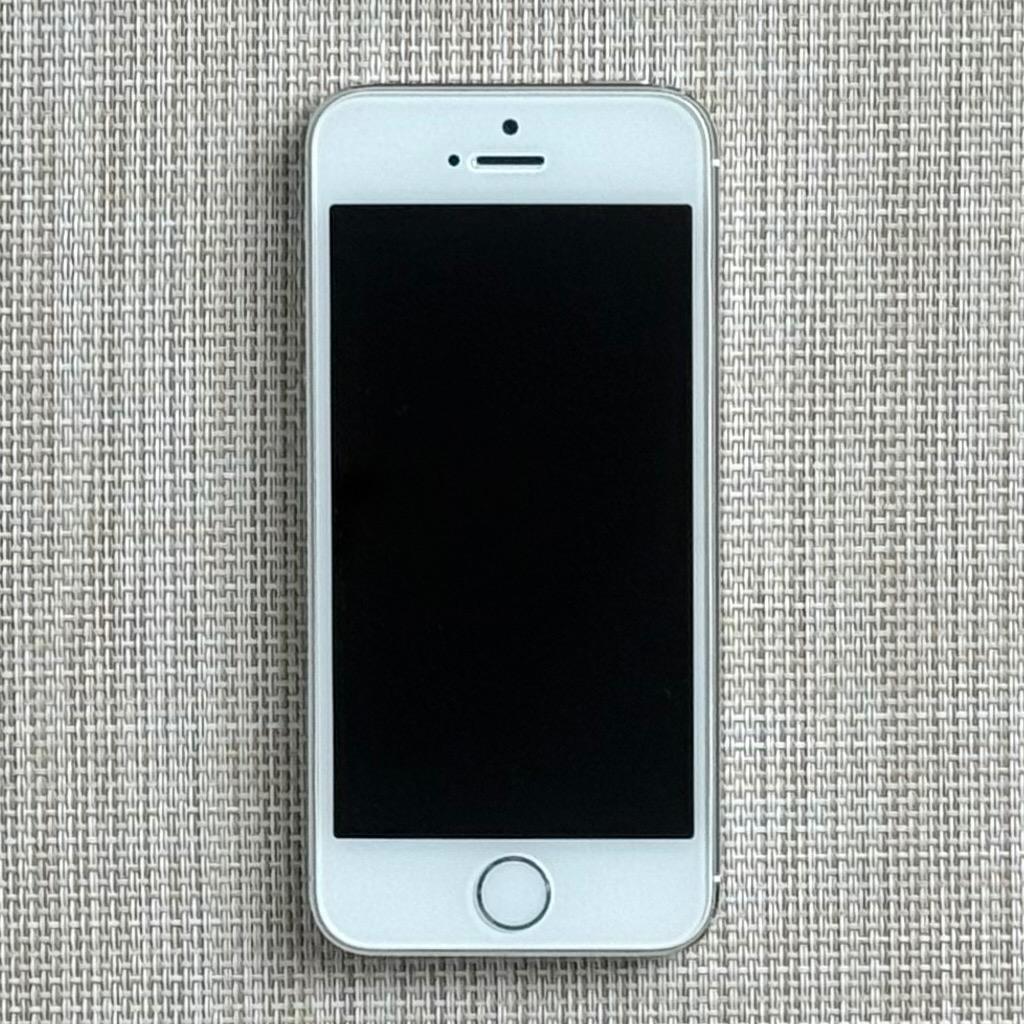 美品 アップル iPhone 5s シルバー 32GB
