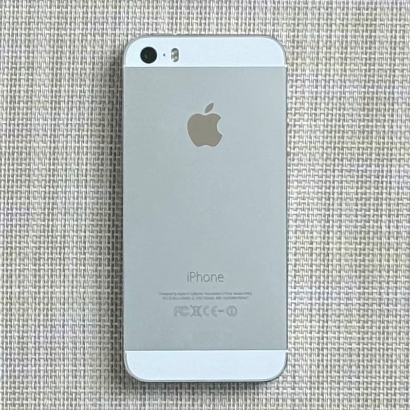 美品 アップル iPhone 5s シルバー 32GB