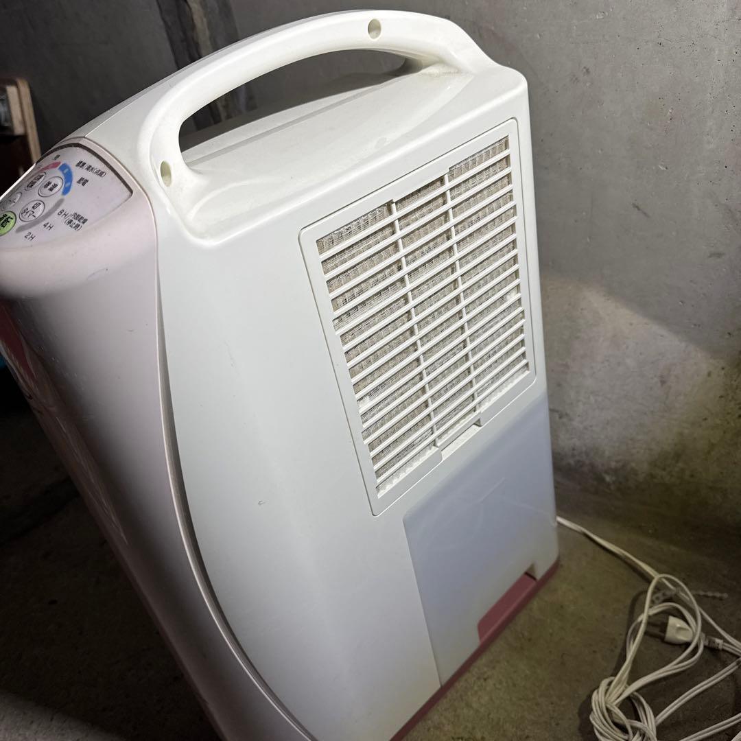 除湿機 衣類乾燥機能付き ホワイト　CORONA 2017年製