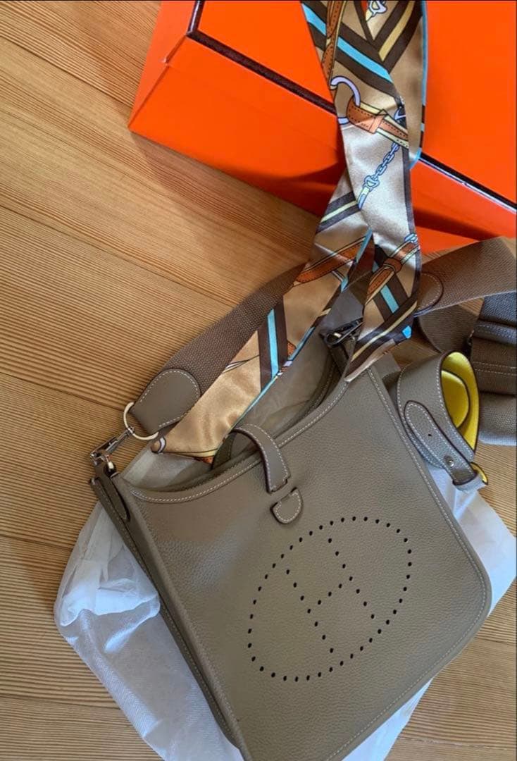 Hロゴ Hパンチング ショルダーバッグ ショルダー2本付き 最高級革