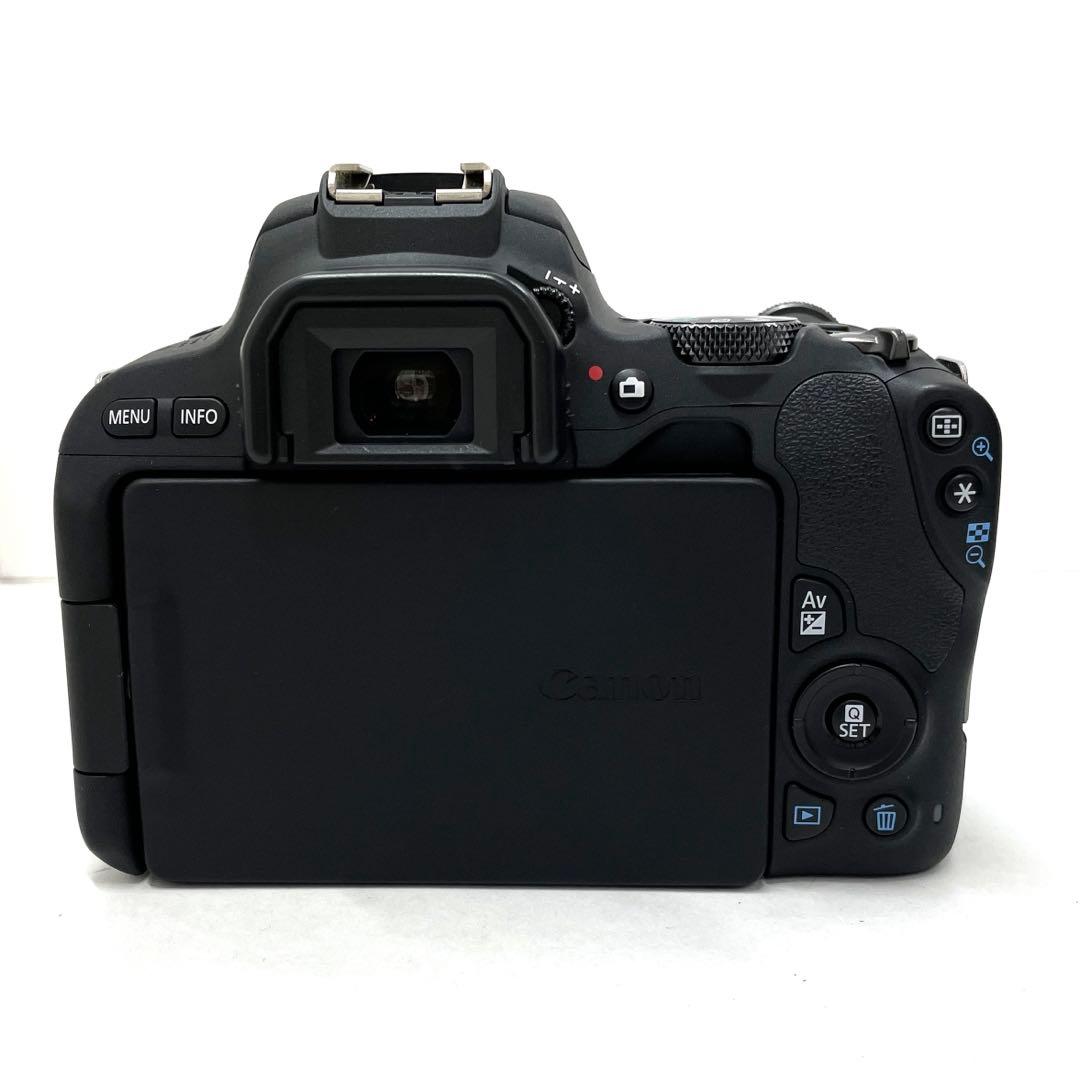 Canon EOS Kiss X9 ダブルズームキット