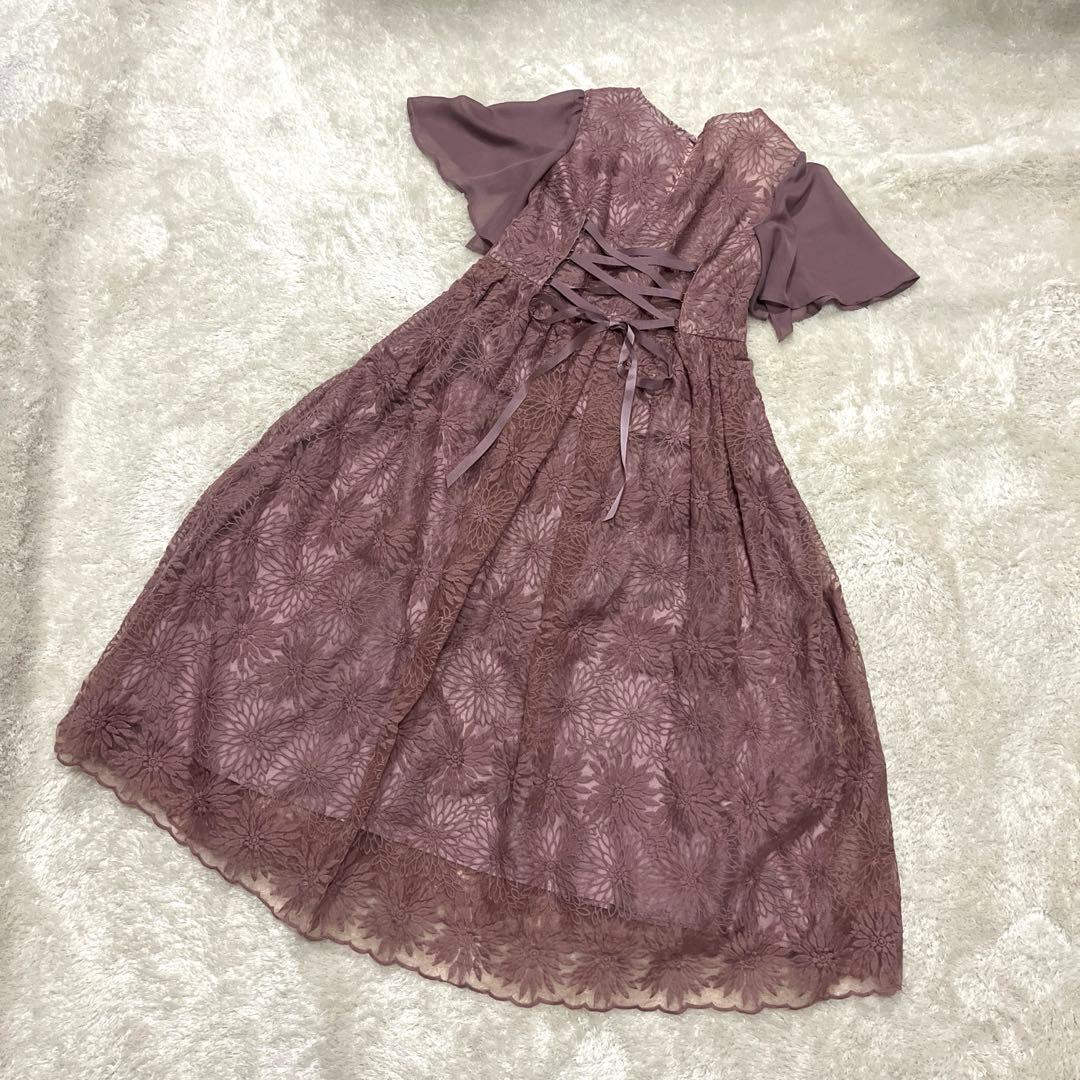 新品　AIMER 花柄刺繍フレアスリーブフィット&フレアパーティードレス