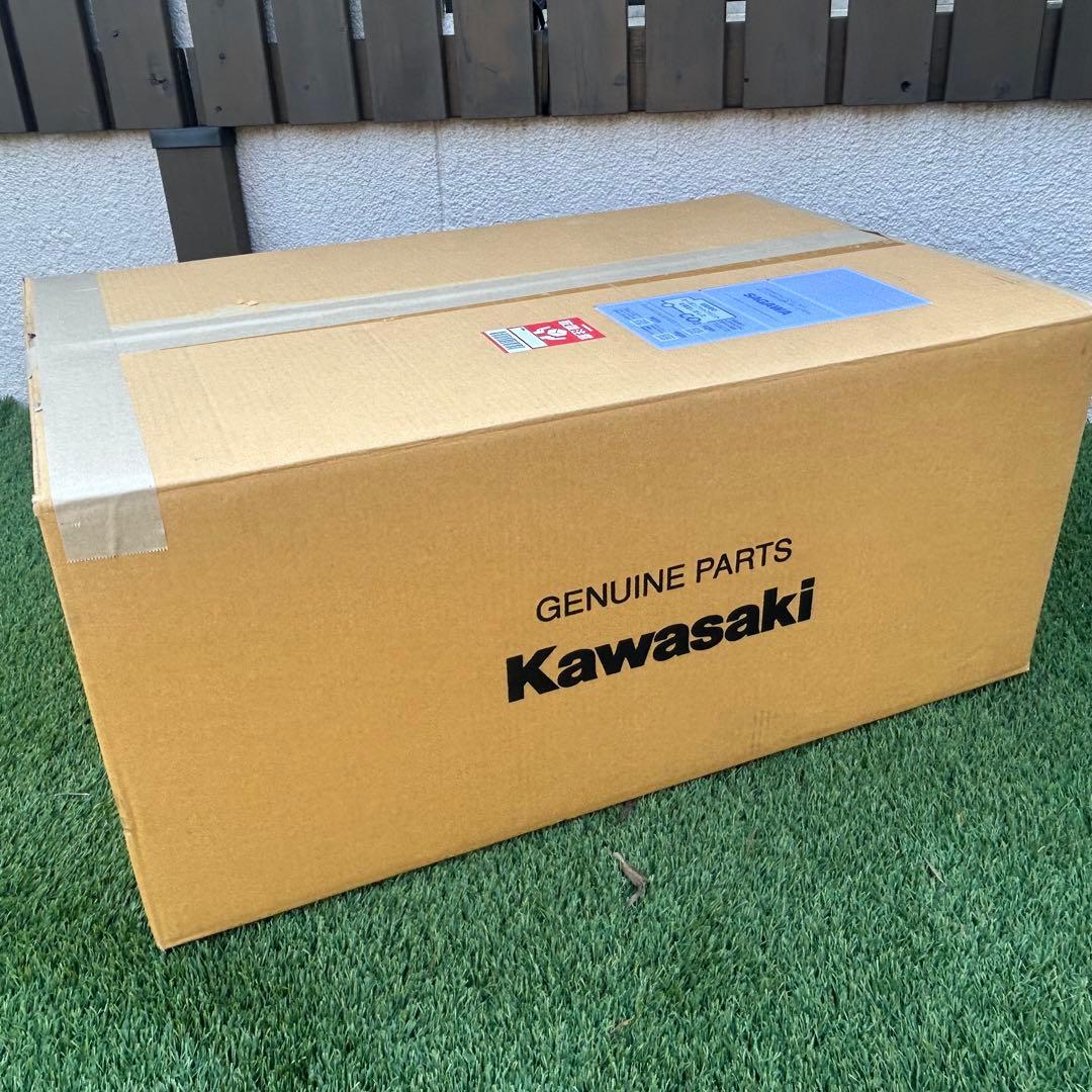 カワサキ　新型エリミネーターマットブラック　タンク・パッド付