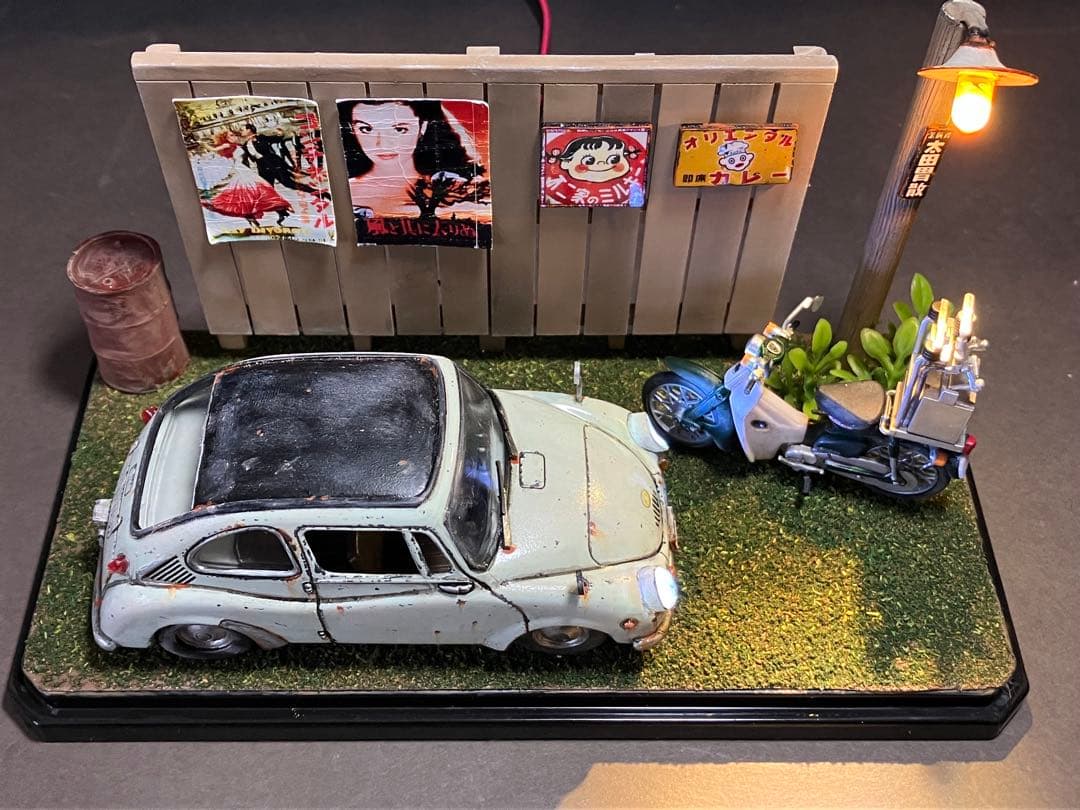 1/32 自作ジオラマ完成品 スバル360&カブ 昭和レトロな風景 LED照明