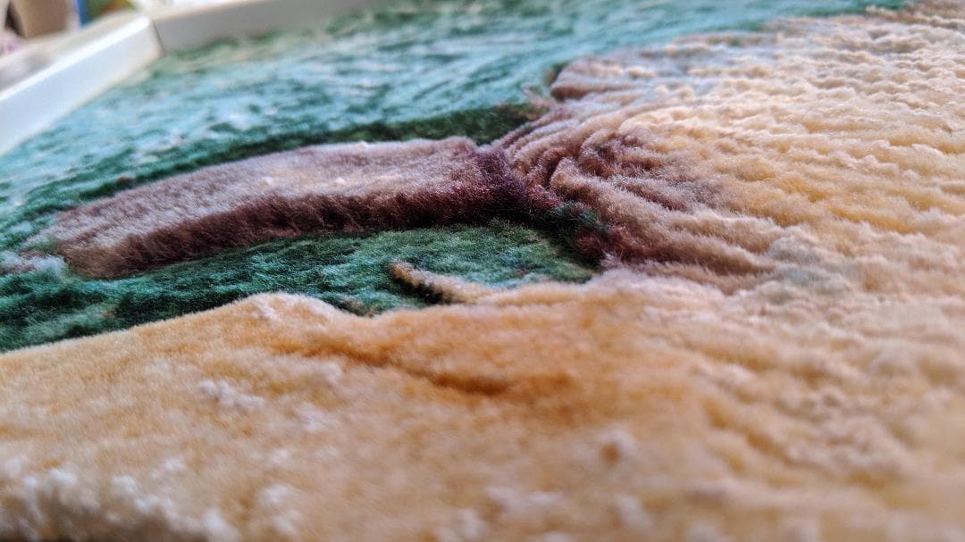 犬(チワワ）絵画絨毯  高級ペルシャ絨毯 ウール・シルク手織