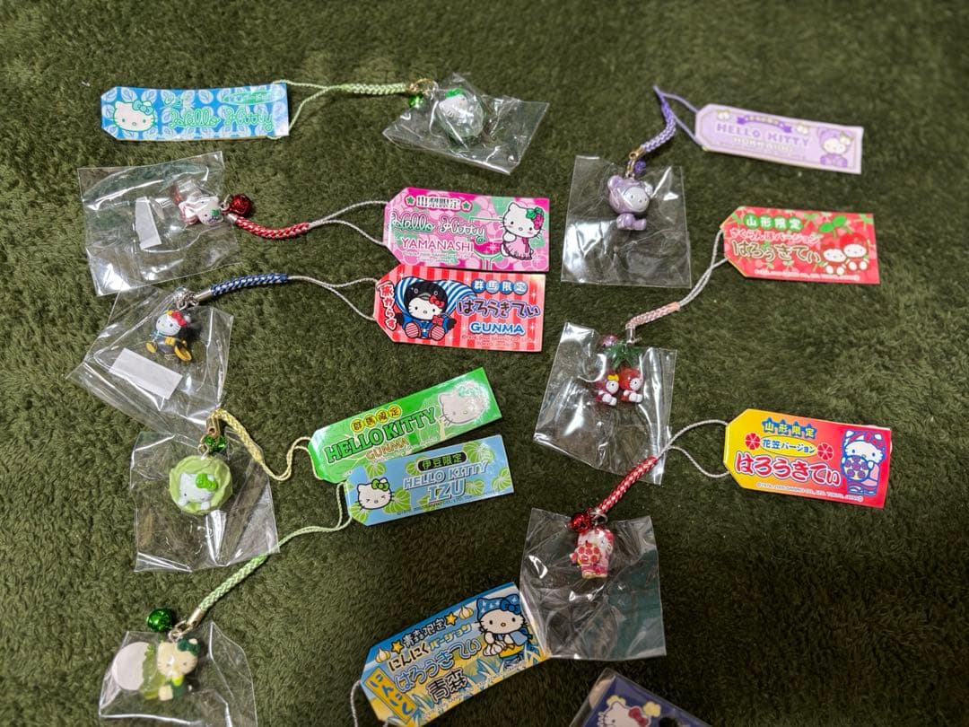 ご当地キティ　根付け　チャーム　未使用　32個　2000年代　キティストラップ
