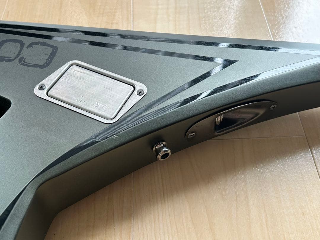 EDWARDS by ESP/Alexi Laihoモデル/BLACKY