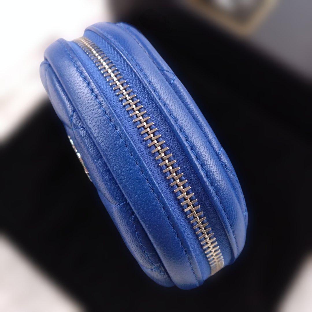 未使用 CHANEL マトラッセ ラウンドケース ココ ブルー ラムスキン