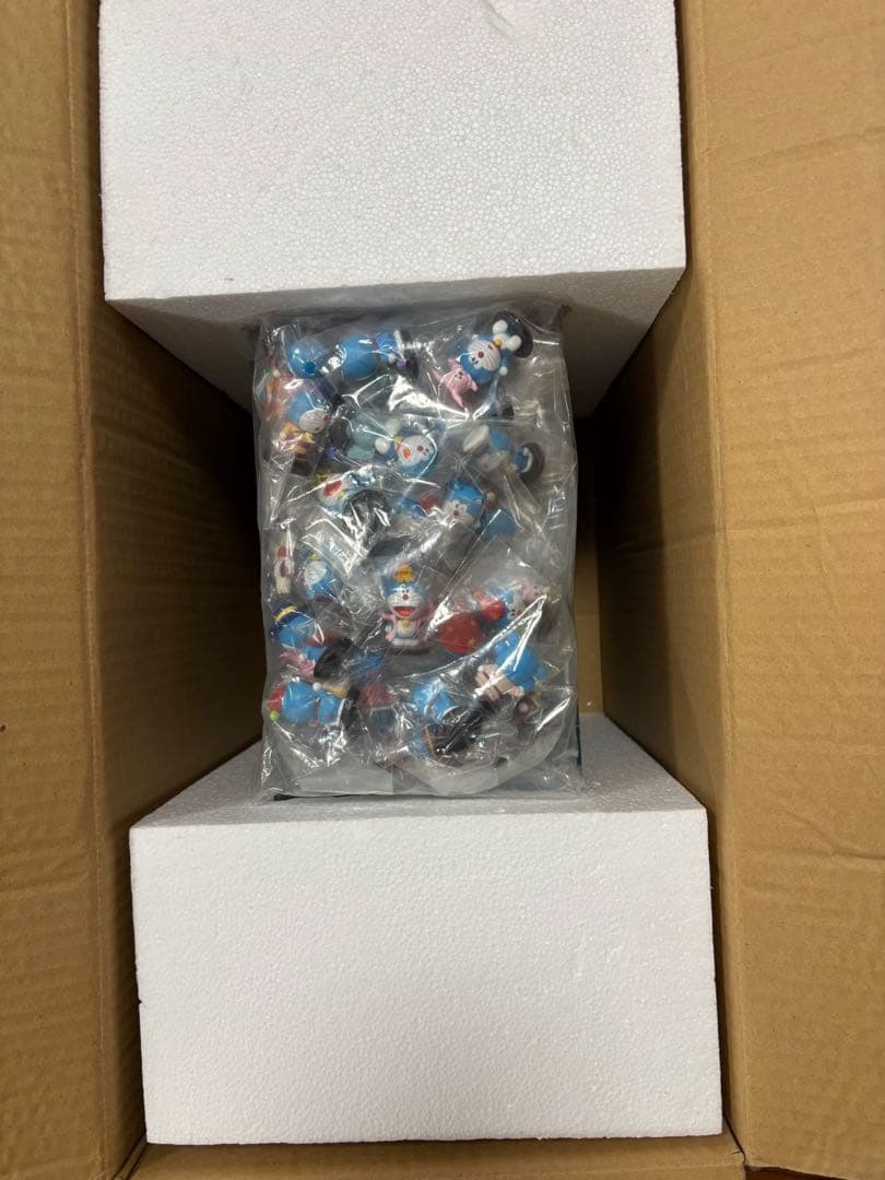 しい映画大集合ドラえもんフィギュアセット、フルセット32個