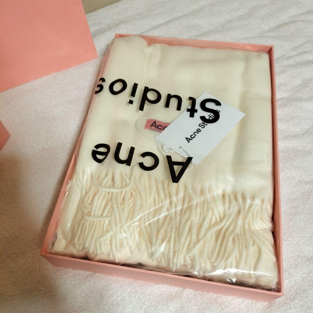 箱紙袋付き　Acne Studios アイボリー マフラー