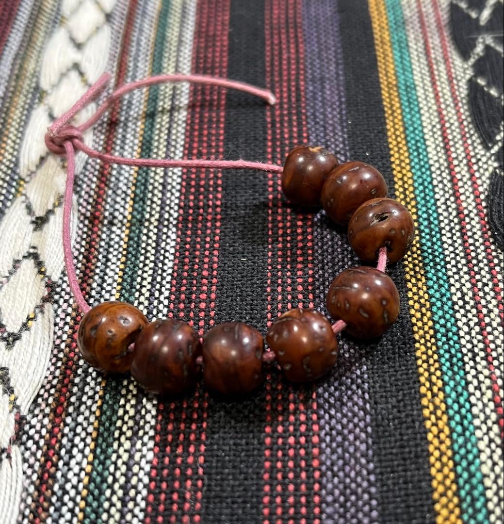 古い小粒の鳳眼菩提樹ビーズ　8個セット　骨董