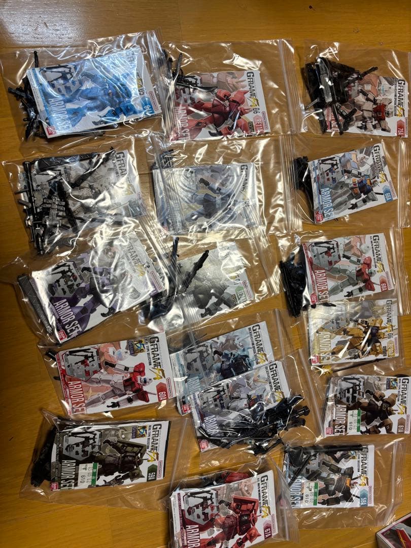 バンダイ　食玩Gフレームシリーズモビルスーツ色々セット中古品。16機＋おまけ