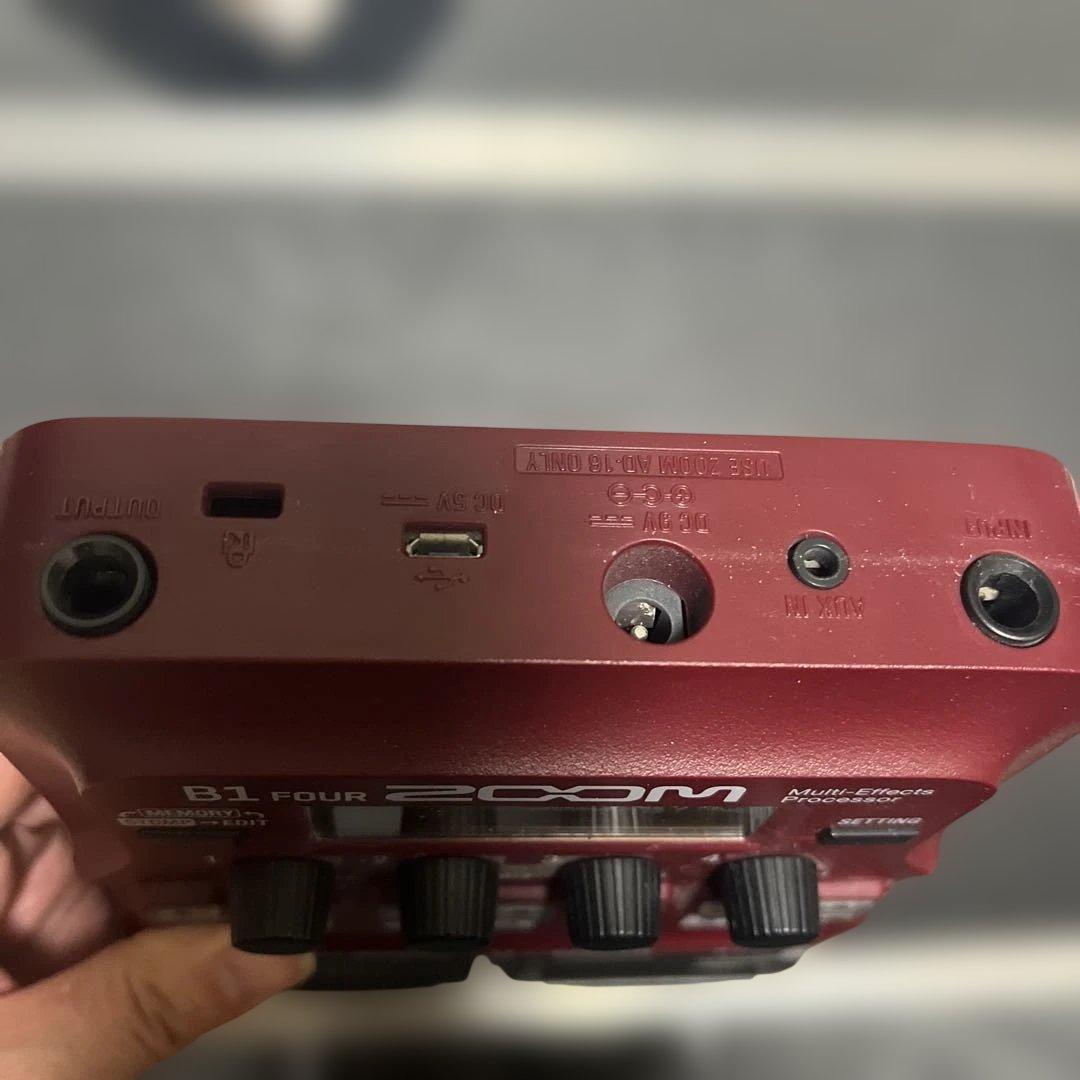 ZOOM B1 FOUR ベースエフェクター