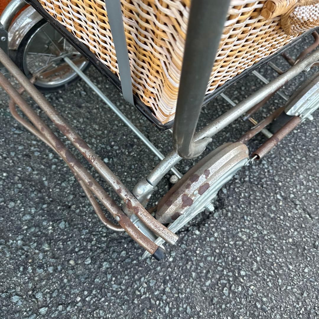 アンティーク　乳母車　とても可愛いホロ付き　ガーデンに！ペットに！