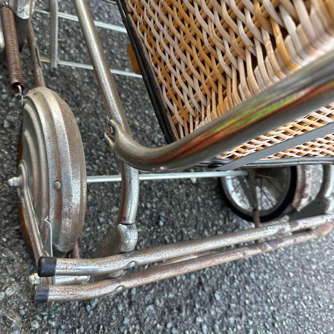 アンティーク　乳母車　とても可愛いホロ付き　ガーデンに！ペットに！