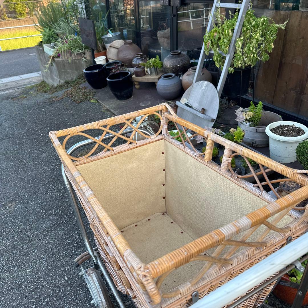 アンティーク　乳母車　とても可愛いホロ付き　ガーデンに！ペットに！