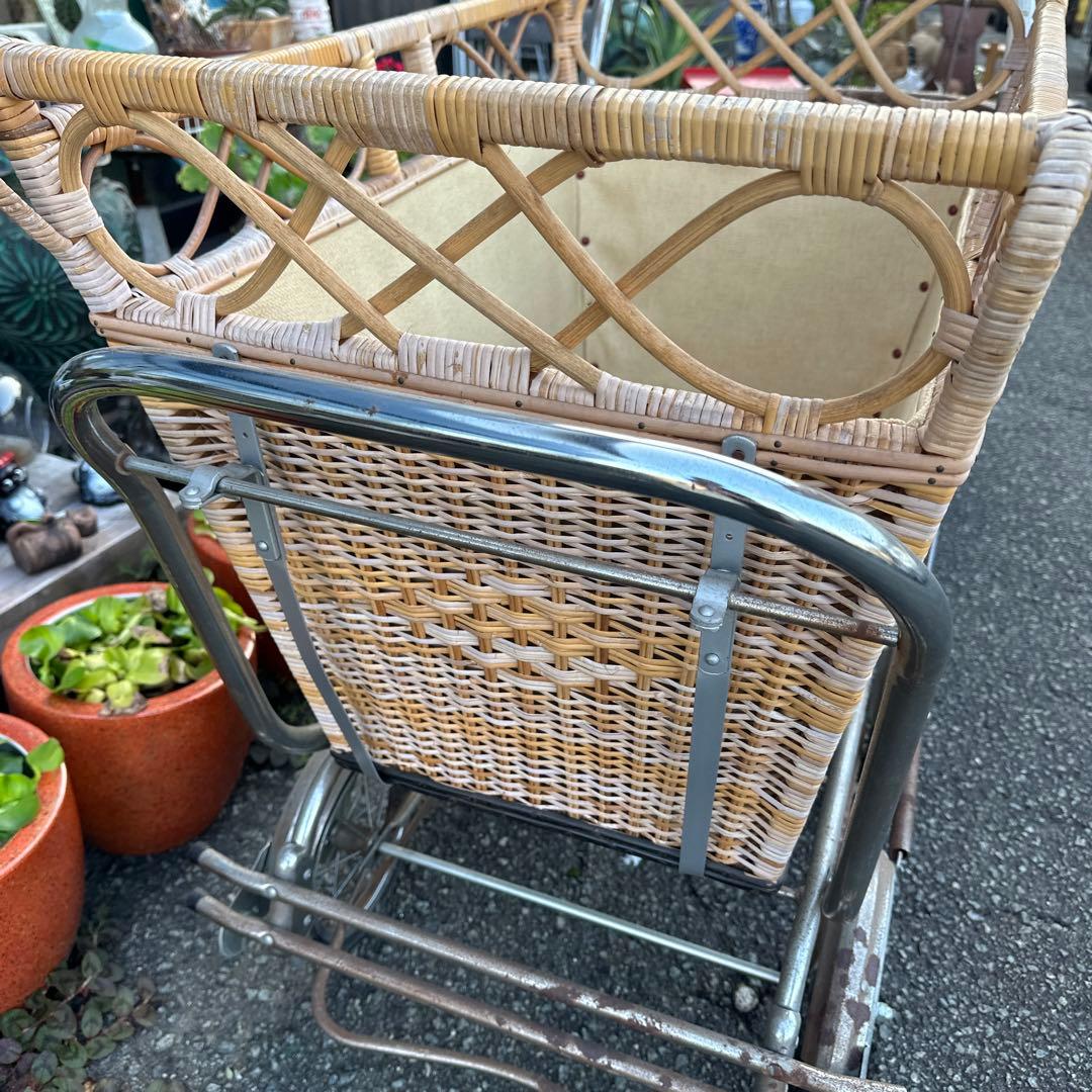 アンティーク　乳母車　とても可愛いホロ付き　ガーデンに！ペットに！