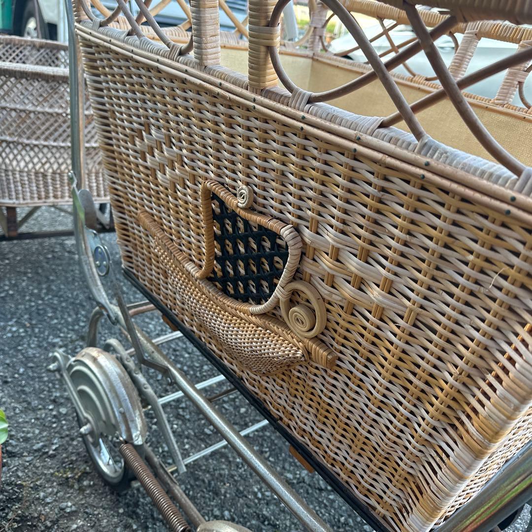 アンティーク　乳母車　とても可愛いホロ付き　ガーデンに！ペットに！