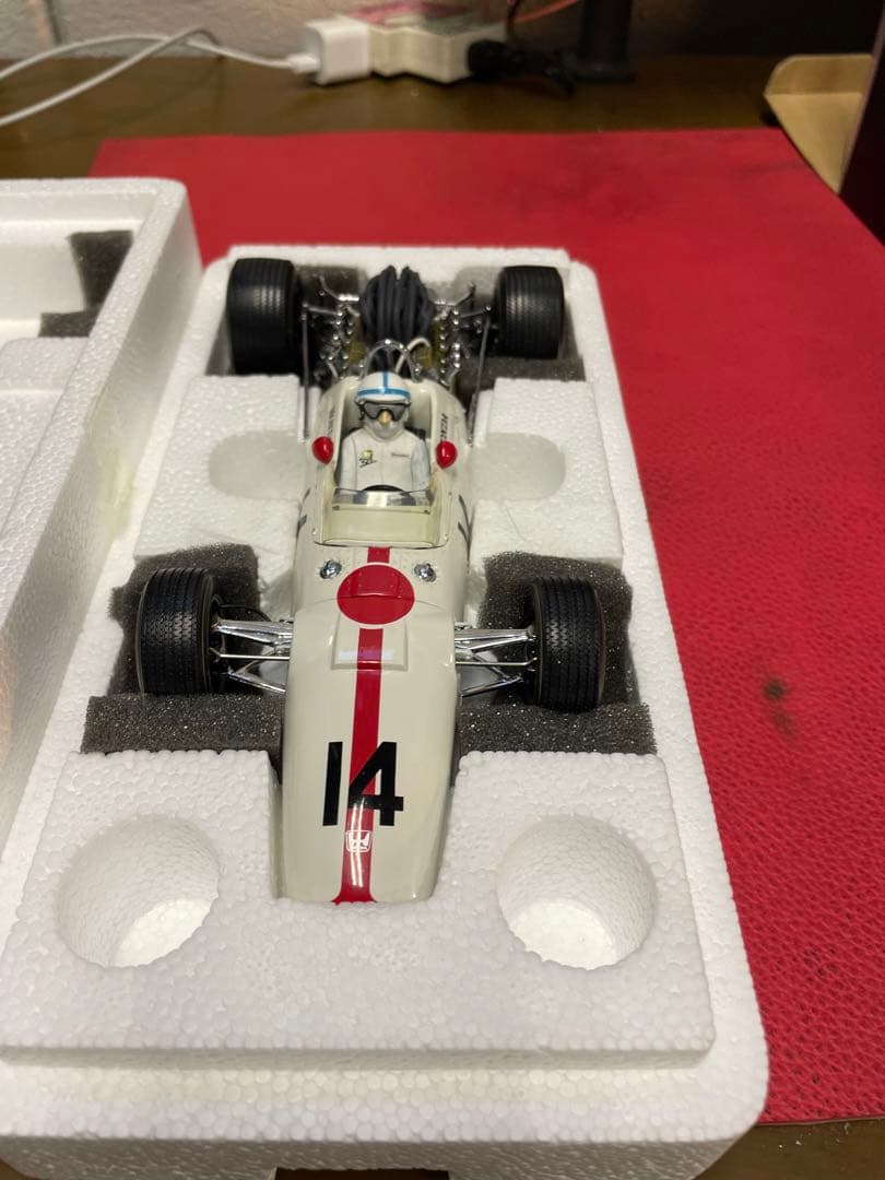 エブロ　　HONDA RA300 F1