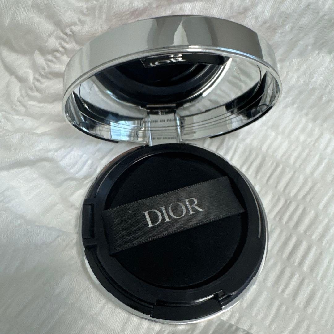 ディオールスキン フォーエヴァー イドラ グロウ クッション