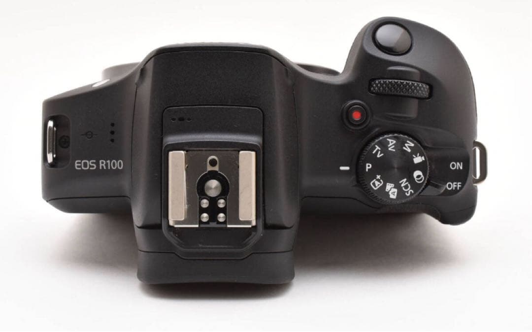 ミラーレスカメラ　Canon EOS R100