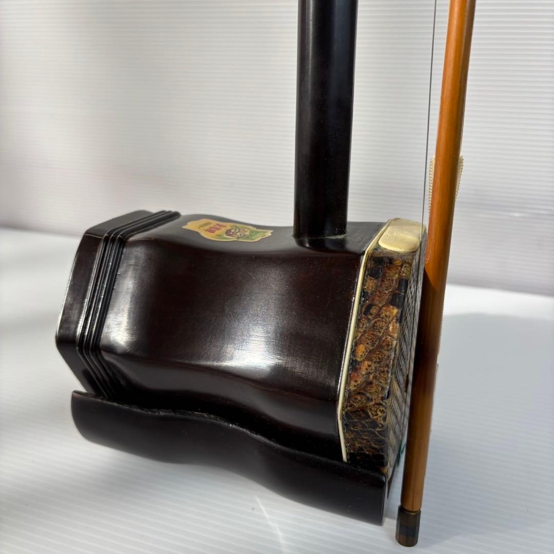 良品 二胡 天然 蛇皮 民族楽器 敦煌牌 上海 弓 ケース 謌 弦楽器