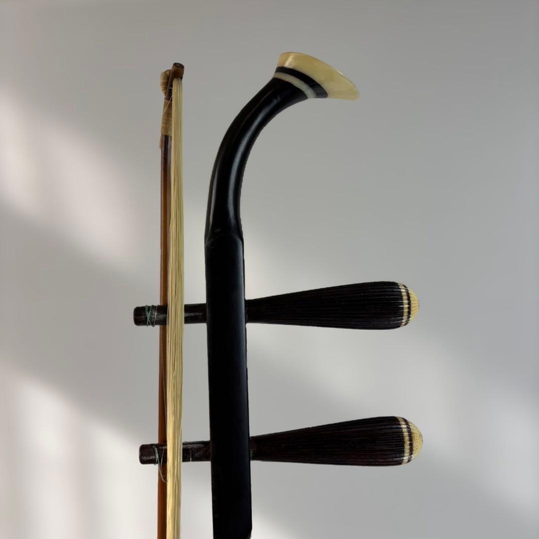 良品 二胡 天然 蛇皮 民族楽器 敦煌牌 上海 弓 ケース 謌 弦楽器