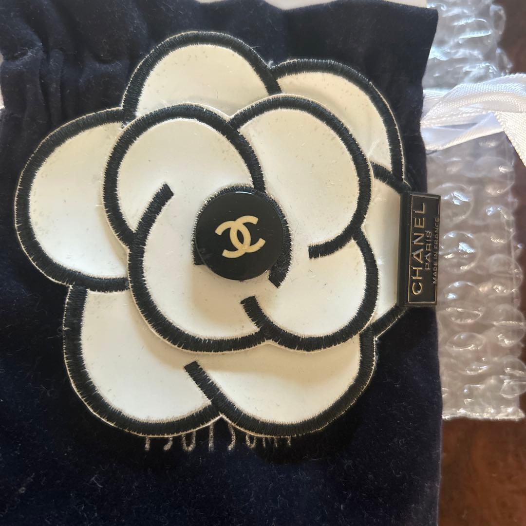 CHANEL カメリアフラワーブローチ