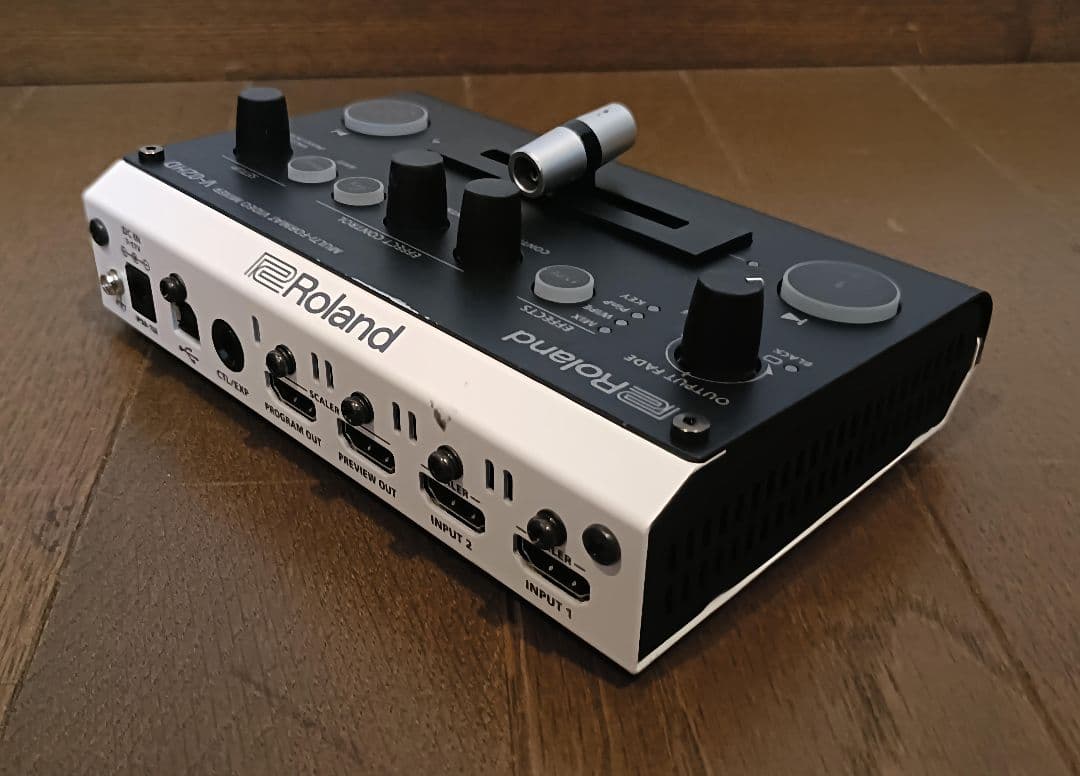Roland V-02HD マルチフォーマットビデオミキサー