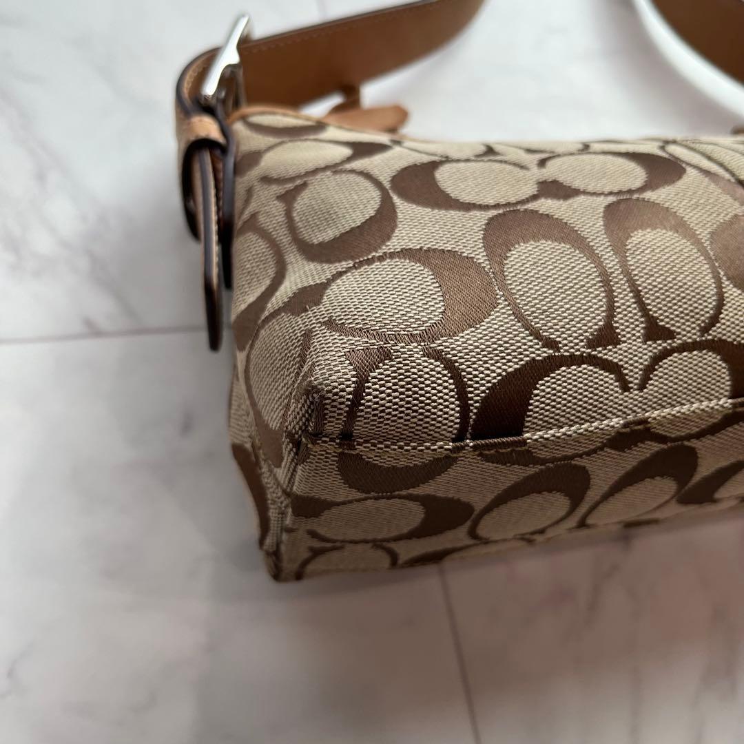 良品✨coach アクセサリーポーチ　ワンショルダーバッグ　シグネチャー 袋付き