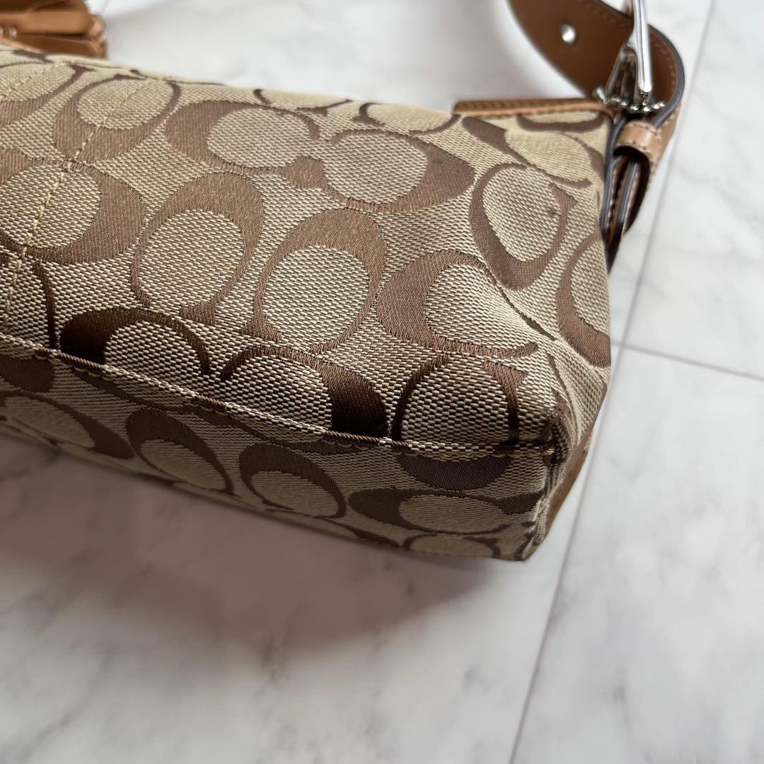良品✨coach アクセサリーポーチ　ワンショルダーバッグ　シグネチャー 袋付き
