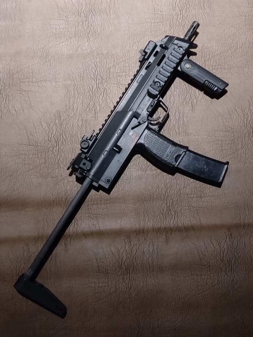 東京マルイ　コンパクト電動マシンガン　MP7A1 内部カスタム　バッテリー付