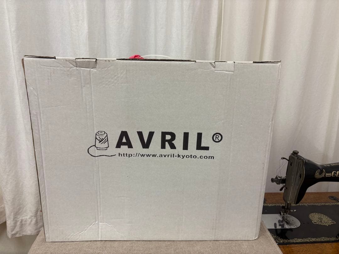 アヴリル卓上織機 AVRIL 箱と収納袋あります