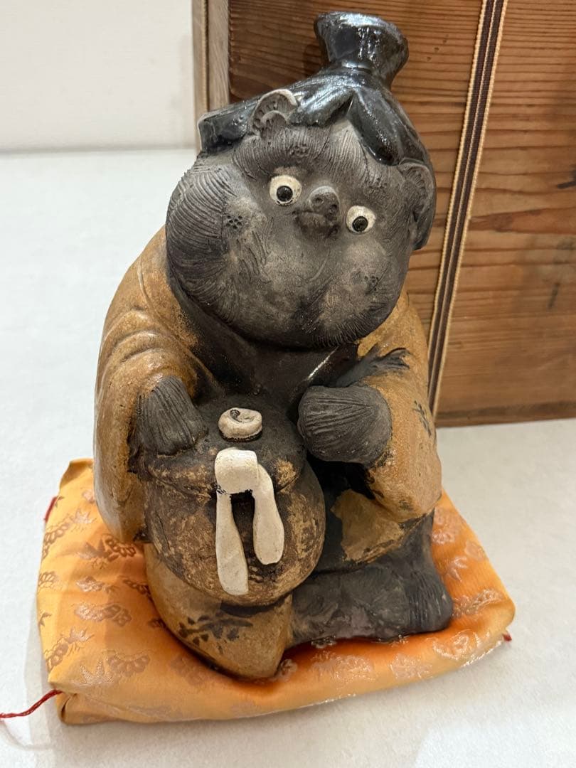 信楽焼 狸庵作 女将狸 置物 陶器 伝統工芸 木箱箱love&peace