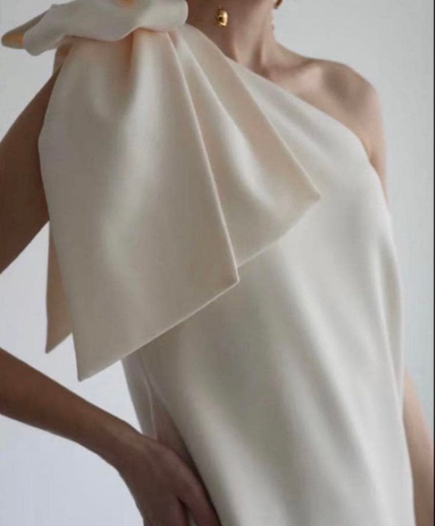 acka ワンショルダーポイントワンピース リボンドレス