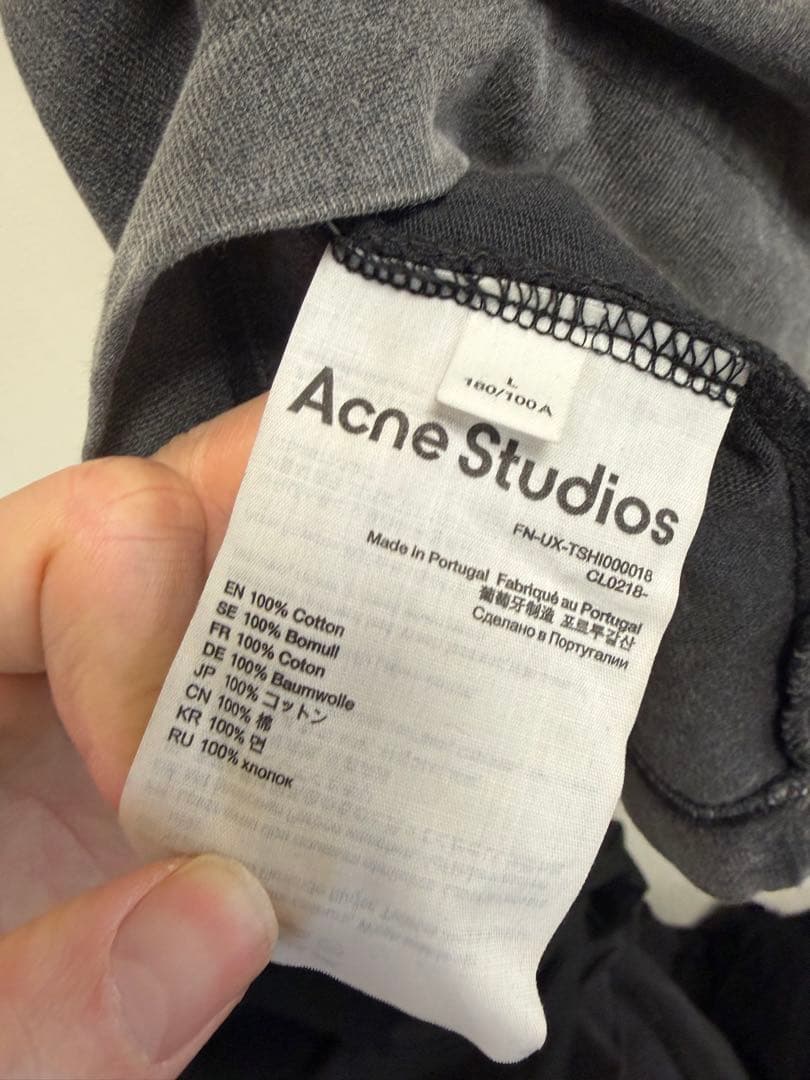 Acne Studiosアクネストゥディオズ　フェード加工クルーネック Tシャツ