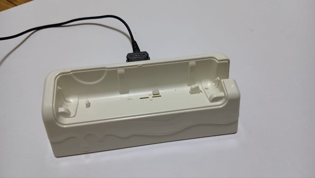 ドコモ　携帯電話　Q-POT SH04C ビスケット　ガラケー