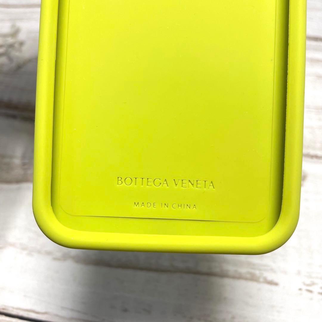BOTTEGA VENETA ライムグリーン iPhoneケース　カードポケット