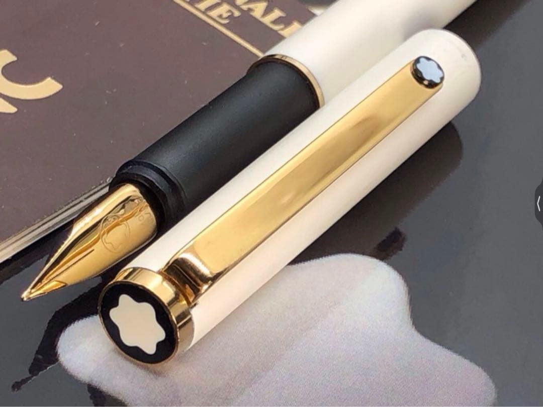 モンブラン　未使用に近い極美品レア純白ホワイトカラー軸SラインNo2118万年筆