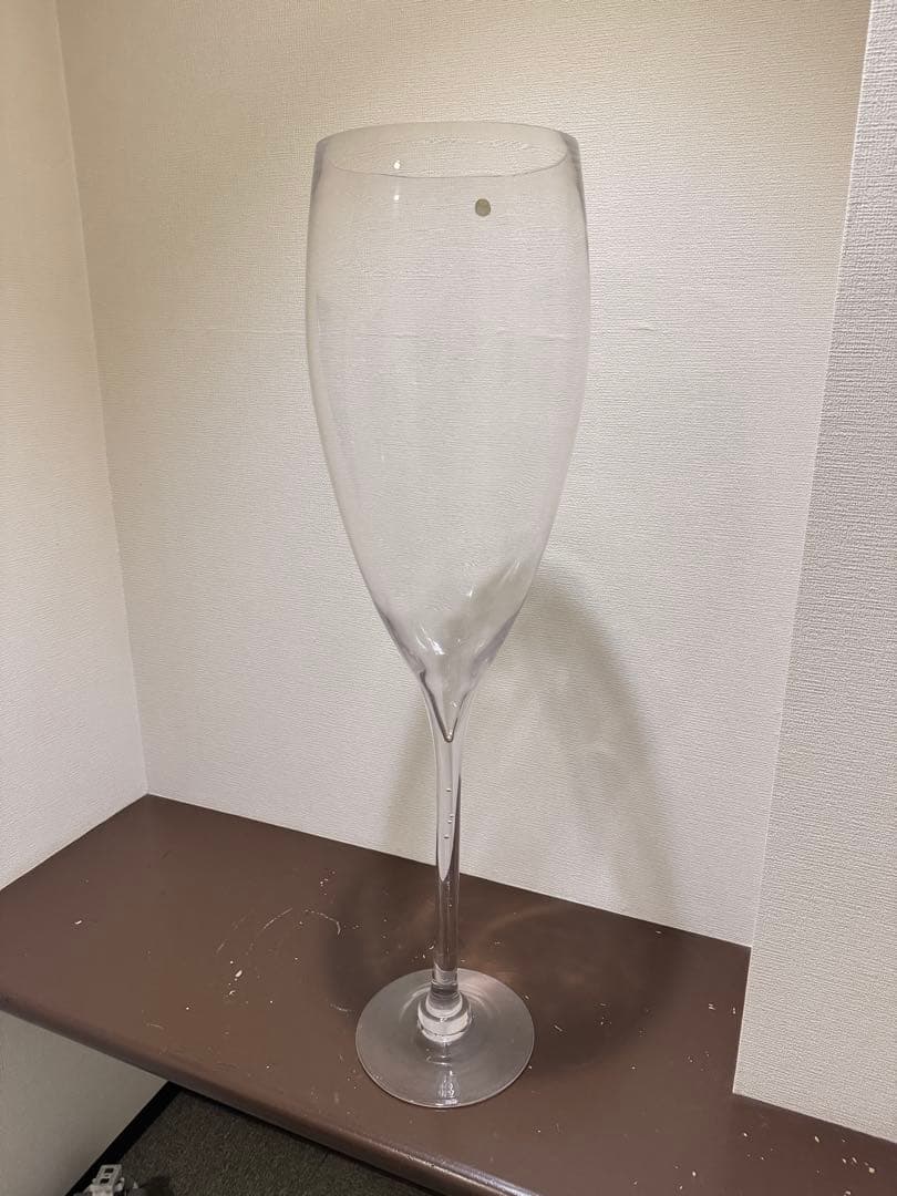 巨大シャンパングラス　店舗イベント　花瓶　インテリア　デカ盛りパーティー風水
