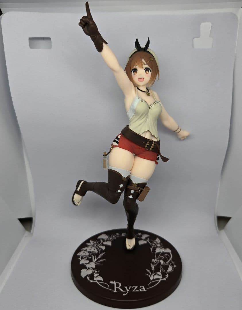ライザのアトリエ　フィギュア