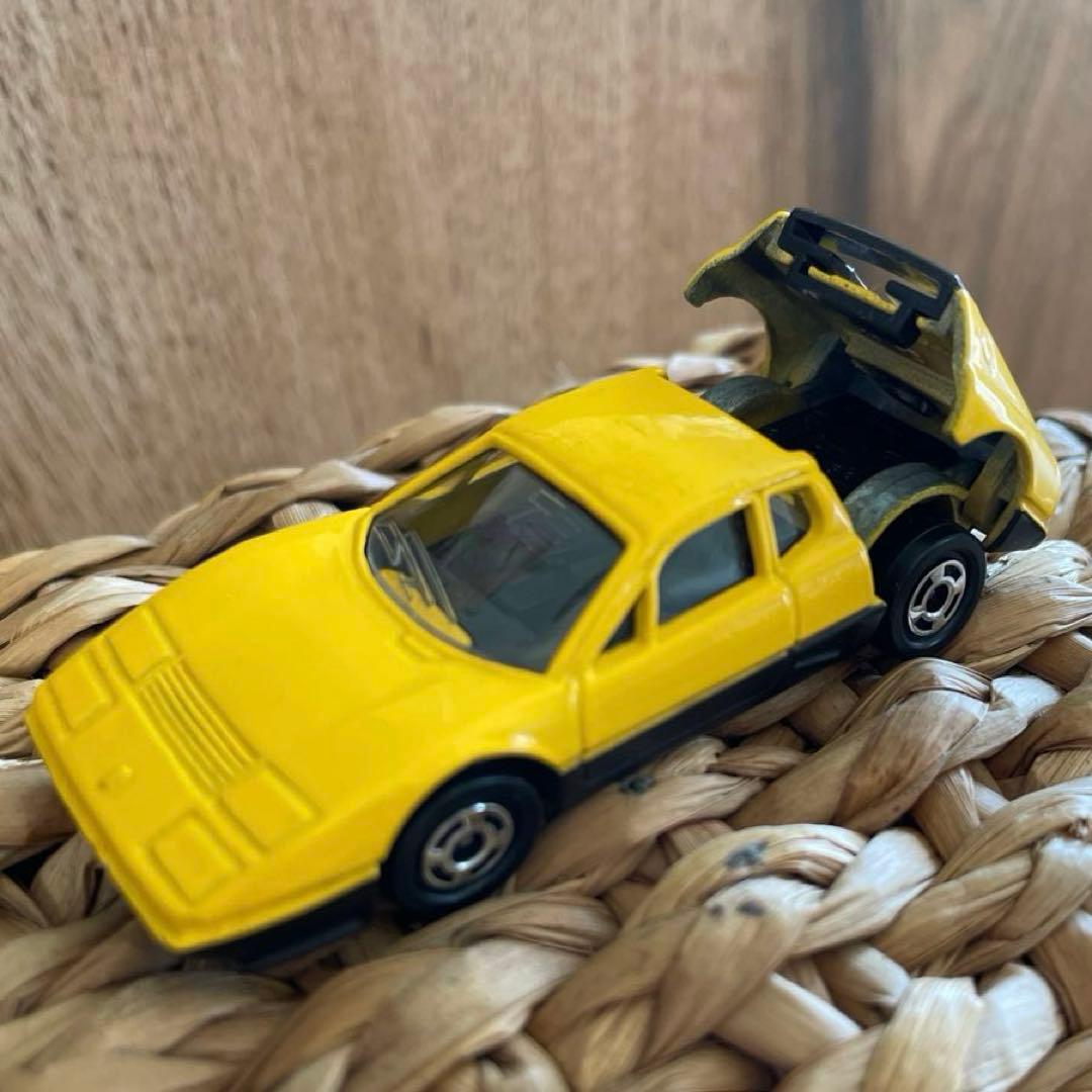 〈トミカ〉F57 フェラーリ　FERRARI BB 512 ミニカー