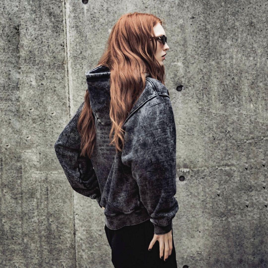 ミュージシャン NIL DUE / NIL UN Faded Bleach Hoodie