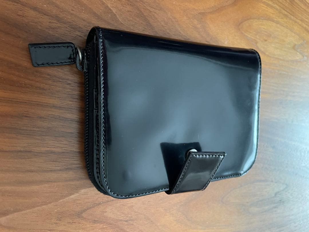 R*o様 PRADA ブラック パテントレザー 二つ折り財布